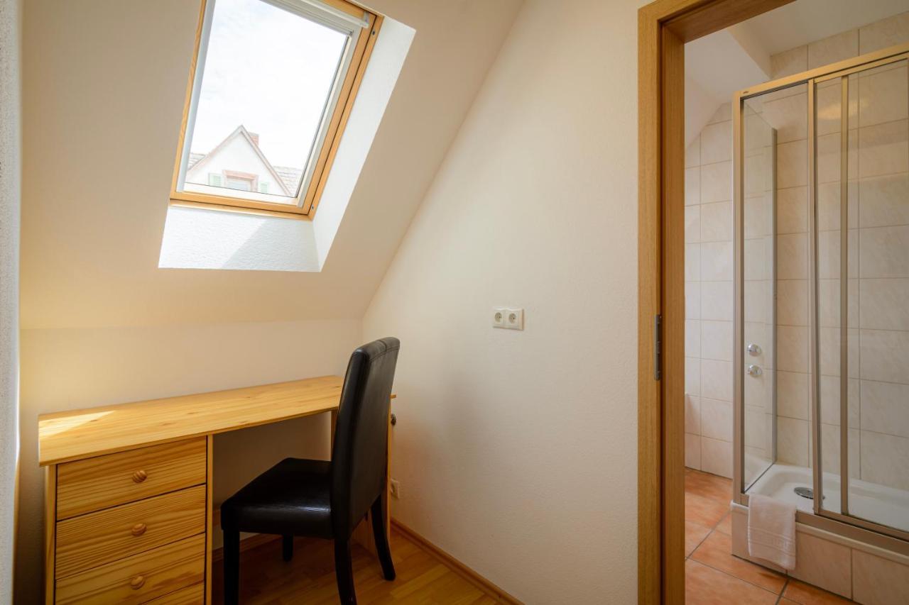 Hotel Zum Engel In Speyer - Roemerberg Berghausen  Exteriör bild