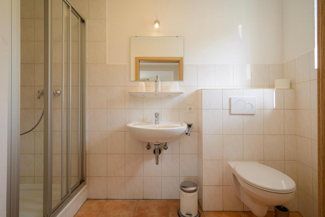 Hotel Zum Engel In Speyer - Roemerberg Berghausen  Exteriör bild