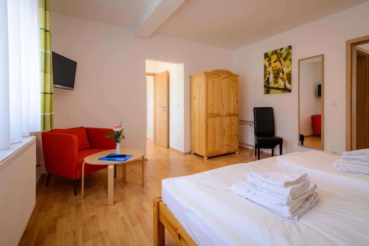 Hotel Zum Engel In Speyer - Roemerberg Berghausen  Exteriör bild