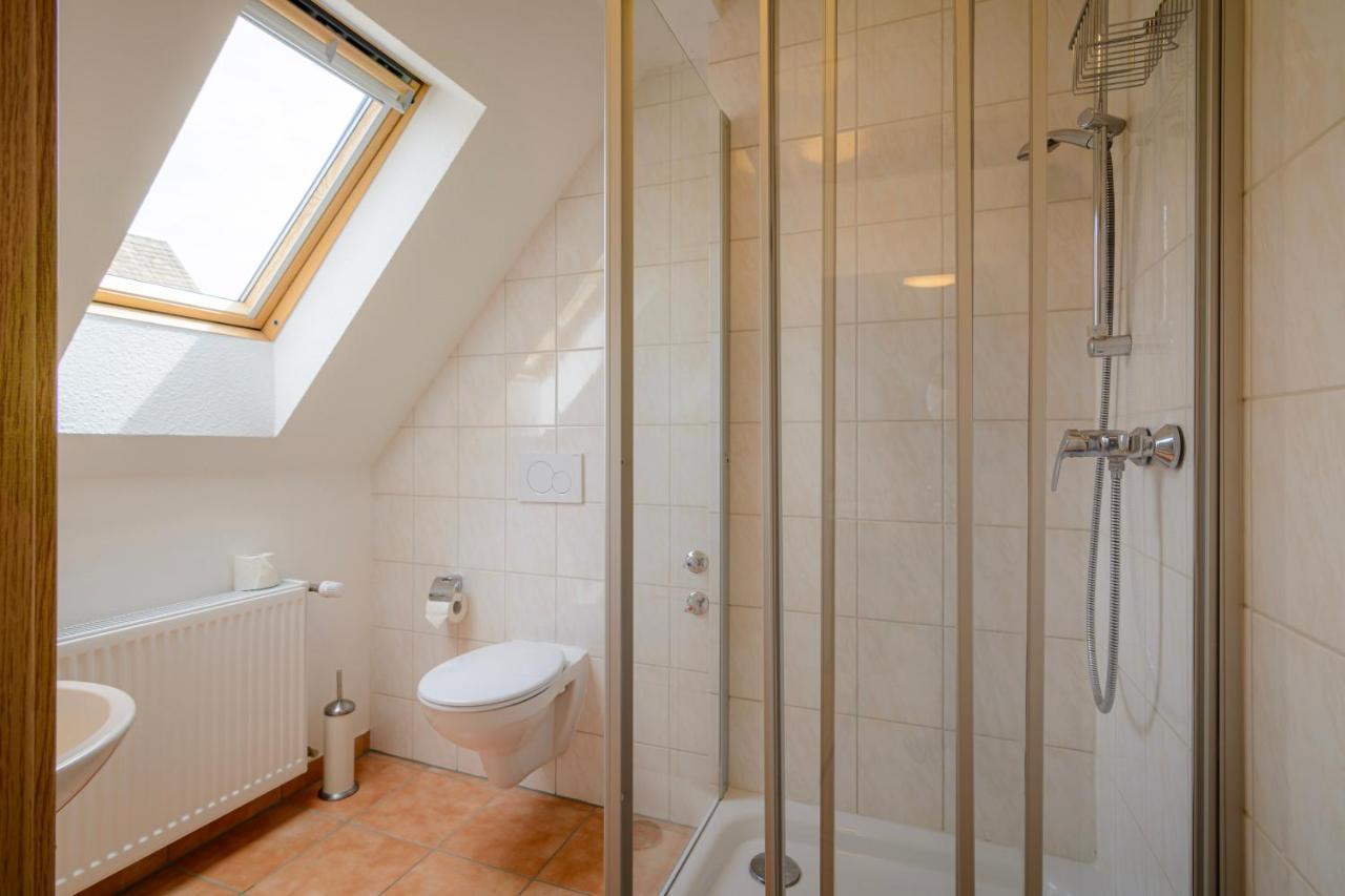 Hotel Zum Engel In Speyer - Roemerberg Berghausen  Exteriör bild