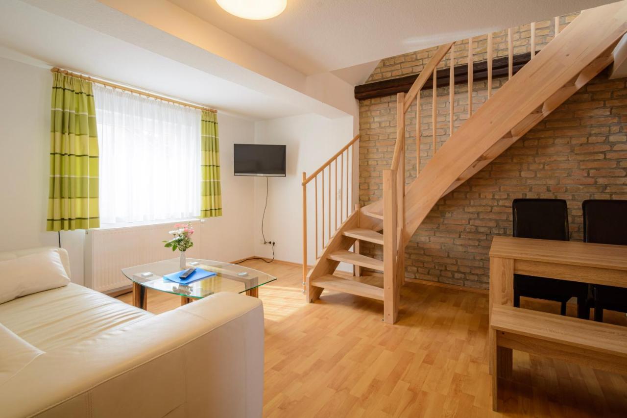 Hotel Zum Engel In Speyer - Roemerberg Berghausen  Exteriör bild