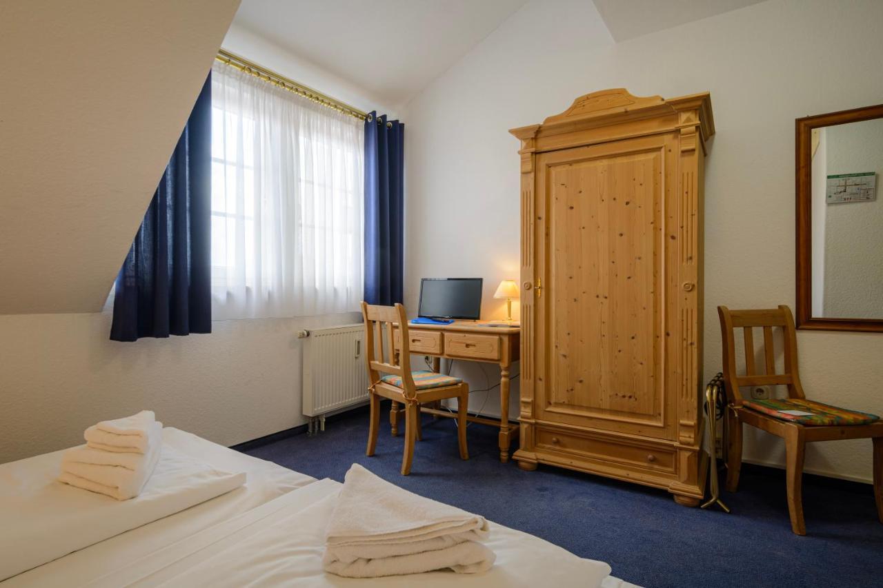 Hotel Zum Engel In Speyer - Roemerberg Berghausen  Exteriör bild