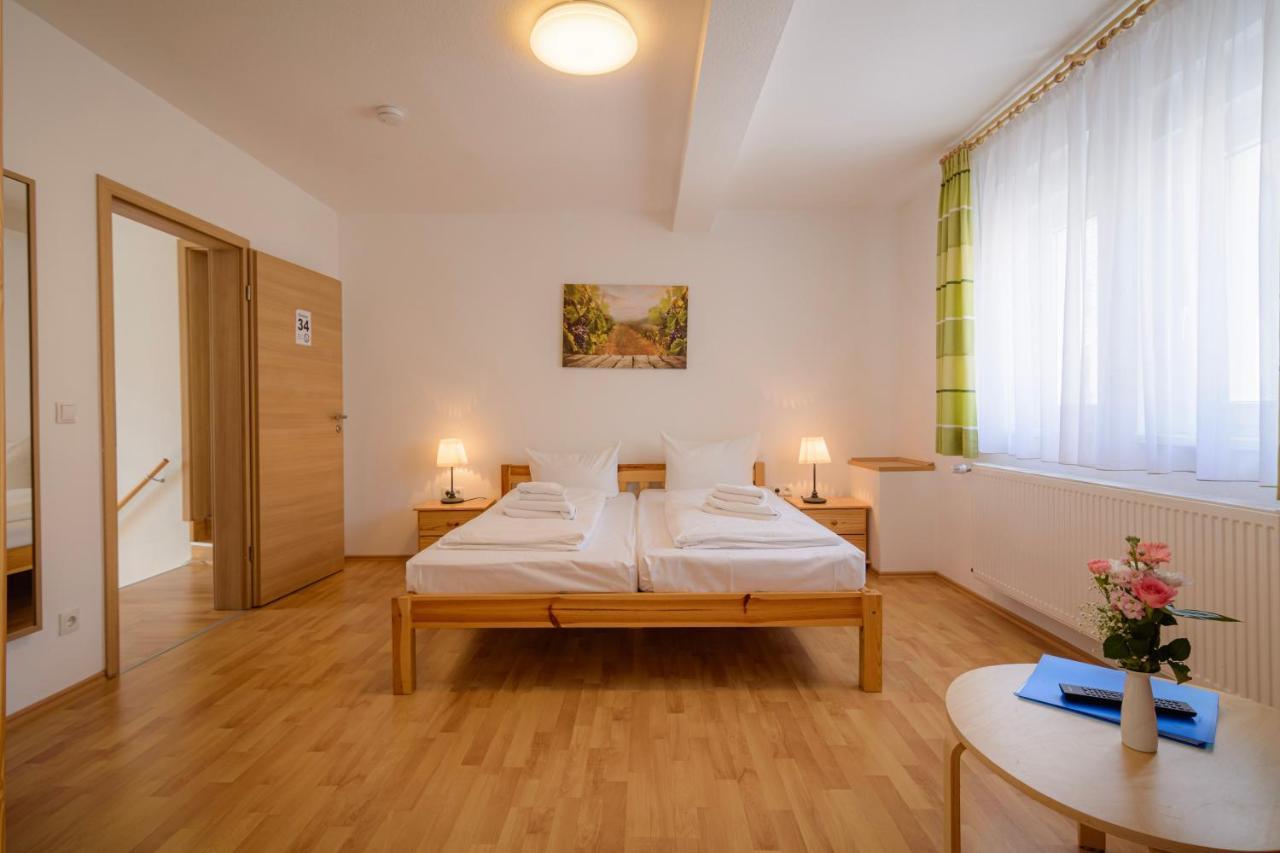 Hotel Zum Engel In Speyer - Roemerberg Berghausen  Exteriör bild
