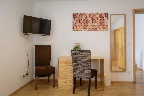 Hotel Zum Engel In Speyer - Roemerberg Berghausen  Exteriör bild